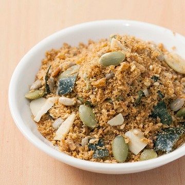 蕃薯藤TINA -綜合堅果素香鬆