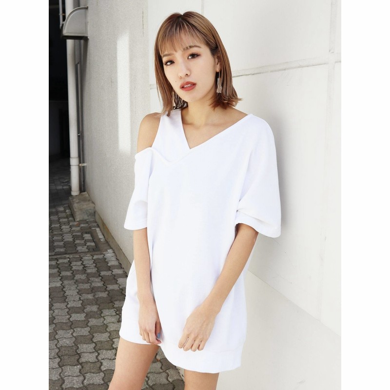 公式 Emoda エモダ アシンメトリーオープンショルダーワンピース 通販 Lineポイント最大1 0 Get Lineショッピング