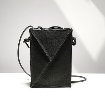 小眾原創設計簡約復古純色手工羊皮單肩斜挎男女通用小方包手機包