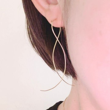 搖曳的高級感✴︎半圓線材手寫風耳環