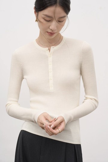 法式極簡 美麗諾羊毛 可機洗揚子紗亨利領針織衫