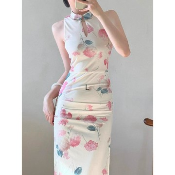 商城熱賣⭐掛脖洋裝 修飾肩寬 拉長頸部線條原創旗袍新中式復古無袖掛脖改良旗袍年輕款高開叉彈力連衣裙女夏