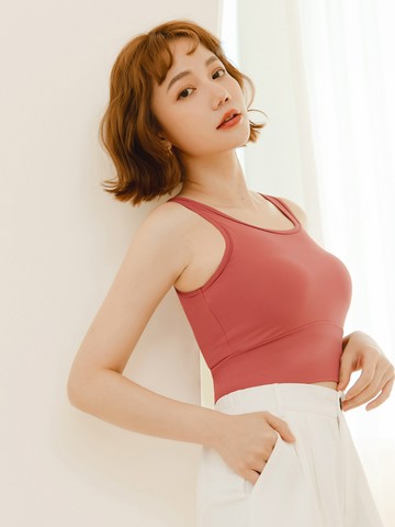 涼感．冰牛奶絲U領纖腰BRATOP