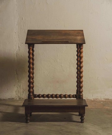 英國古老祈禱跪檯