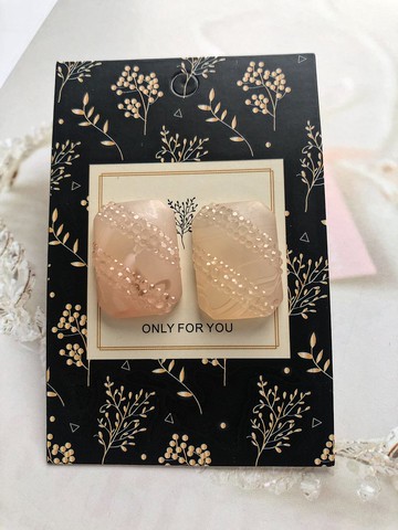 原創暗紋長方格耳釘