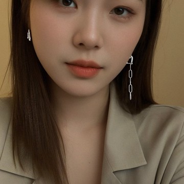 馬蹄牽引耳釘 | 純銀 | 免運 | Belinda輕珠寶