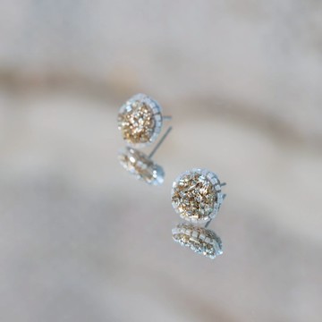 成對手工金屬刺繡耳環 sparkle mini