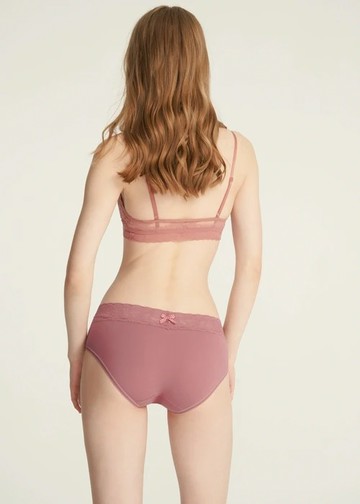 XXL Lover's Whisper．窄版V蕾絲高腰三角內褲(蜜膚粉-格紋蝴蝶結)