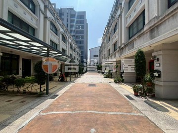 台中龍井商圈旁輕屋齡傳統格局別墅｜台中市龍井區工業路
