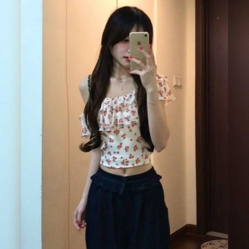 現款免運 荷葉邊上衣 飛飛袖上衣 法式甜美風碎花一字肩女夏季荷葉邊收腰短款純欲辣妹碎花斜領上衣N