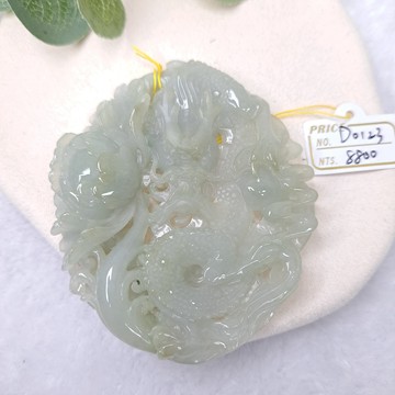 逸品軒~天然緬甸玉A貨-D0123-冰糯龍牌墜子 長74.1mm寬63.9mm厚11.5mm 寓意「步步高升」、「平步青