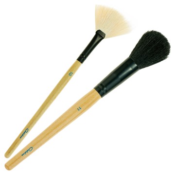 Galatea 葛拉蒂 彩顏系列 羊毛扇形餘粉刷+腮紅刷 毛峰天然孤形 頂級山羊毛 原木色質感  1組