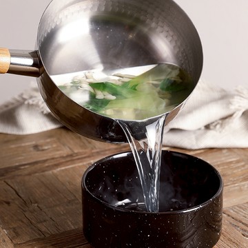 谷口金屬 日本製 職人錘目紋不鏽鋼雪平鍋 - 18CM