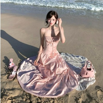 夏季海邊度假風粉色緞面吊帶裙女溫柔顯白抽褶抹胸氣質連身裙長裙