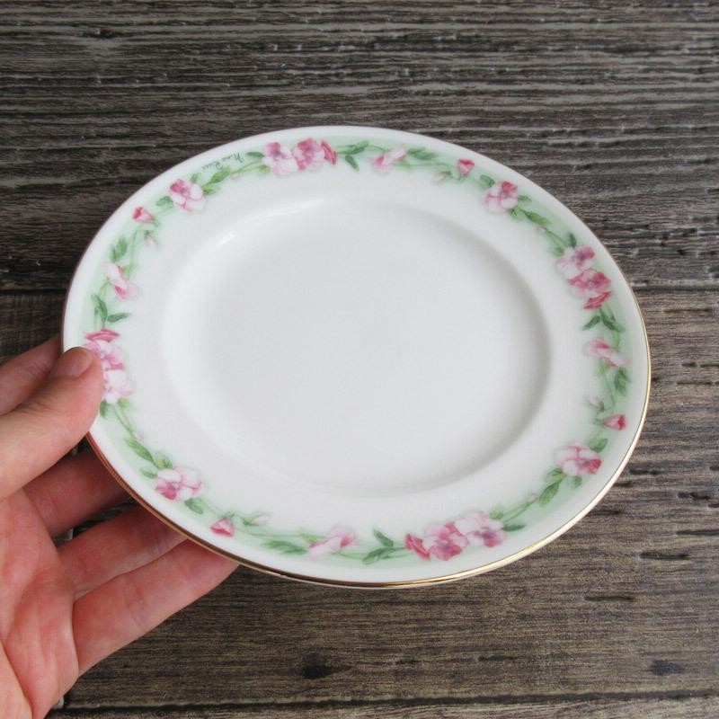美品❣️ヨーロッパ 食器 大皿 プレート ピンク レースプレート 25cm | レース柄のディナープレート