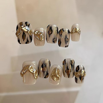 🎀台灣出貨🎀純手工穿戴甲秋冬款手工甲片小紅書ins輕奢氣質高級美拉德金色豹紋穿戴甲短款