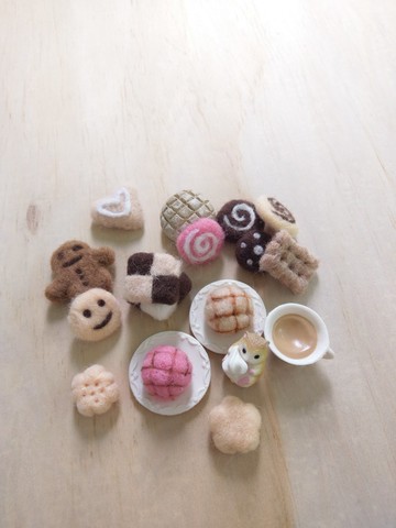 波蘿麵包羊毛氈拇指羊毛氈餅乾草莓法國麵包訂製寵物手工送禮紀念