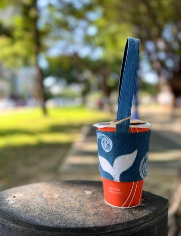 【記憶有限】藍染飲料提袋-鯨魚尾巴