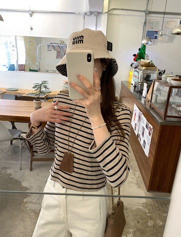 【限時79折】風野暖陽圓領條紋上衣-89064