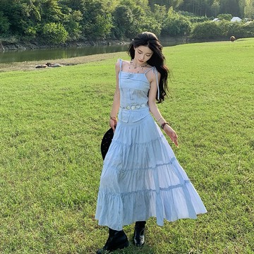 【桃喜Rich女裝】夏季海邊度假風套裝女 淺藍色吊帶上衣 藍色蛋糕長裙 顯瘦收腰半身裙 氣質女裝 A字裙