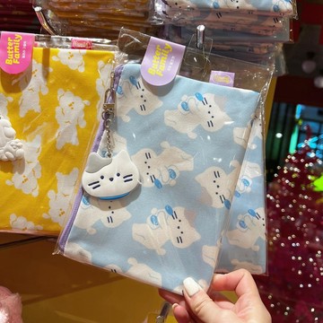 🇰🇷 韓國KKOBA 現貨 BUTTER FAMILY 奶油家族 化妝包 收納包 韓國代購 附贈同款吊飾