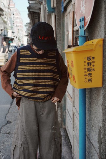 日系蛋捲條紋針織圓領背心 - 2色 - 深藍