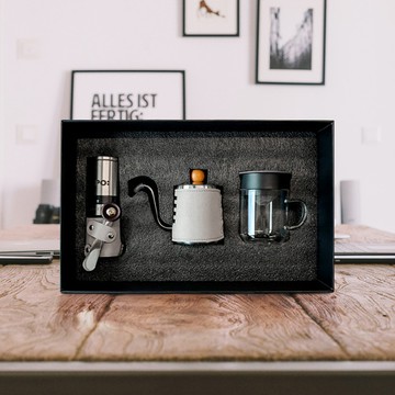 PO:Selected｜丹麥手沖咖啡三件禮盒組2.0(咖啡壺-灰/玻璃杯240ml-共4色/咖啡磨2.0)