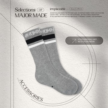 歌德字條紋字母襪