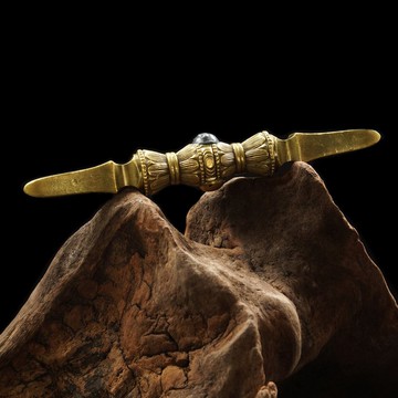 日本19-20世紀東密法器-獨鈷杵.鑲雙色達隆咒珠(長14.9公分)