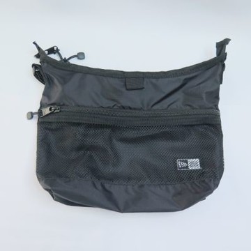 NEW ERA LIGH WEIGHT 斜背包 側肩包 輕便小包 NE1352681- 兩色