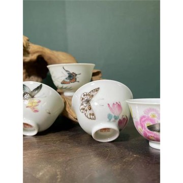 覌習居秦丕芳手工手繪釉上重工粉彩工筆花蝴蝶玉泥50ml小茶杯單杯