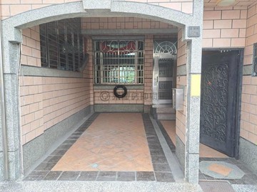 大樂文藻/公園旁/位8米街上/大面寬車墅｜高雄市三民區鼎順街