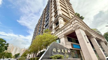 〈領袖花園〉醒目三角窗收租金店面｜新北市林口區文化一路一段