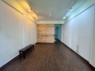 近好事多、文元國小｜前後臨路傳統車庫透天｜台南市北區文賢路