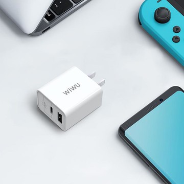 PD與QC3.0-18W快充充電器-UM13 CCC 白色