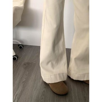 杏色微喇闊腿牛仔褲女2025春季白色新款小個子高腰顯瘦馬蹄喇叭褲