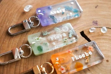 | 客製化禮物 | - 浮光 - 手工 乾燥花字母小吊飾 鑰匙圈 客製化