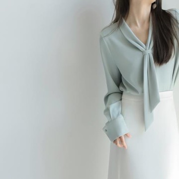 法式優雅飄帶雪紡襯衫女春秋新款設計感小眾V領通勤職業免燙襯衣