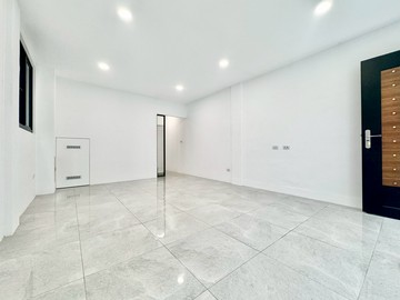 西區核心美術館特區‧全新裝潢‧古典融合時尚孝親透天｜台中市西區大全街