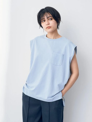 胸前口袋造型上衣(7C32L1C0300) - YECCA VECCA