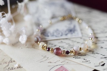 和歌。草莓晶 石榴石 櫻花瑪瑙 白月亮石 14K 天然石水晶 手鍊