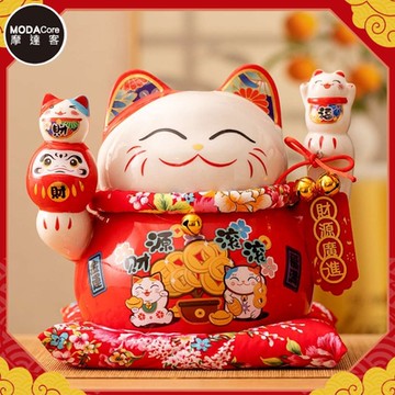 摩達客◉春節開運招財◉紅色財源滾滾達摩招財貓(含坐墊)_撲滿存錢桶擺飾桌飾