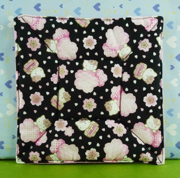 【震撼精品百貨】Hello Kitty 凱蒂貓~造型隔熱墊~黑和風【共1款】