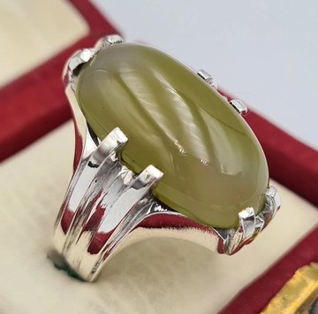 黃綠色阿蓋德戒指 伊姆蘭‧汗戒指設計 巴基斯坦總理戒指設計 純天然阿蓋德飾品 聖誕節男戒