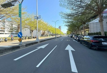 大降700萬‼️日興龍富商用臨路電梯店墅｜台中市南屯區龍富路四段