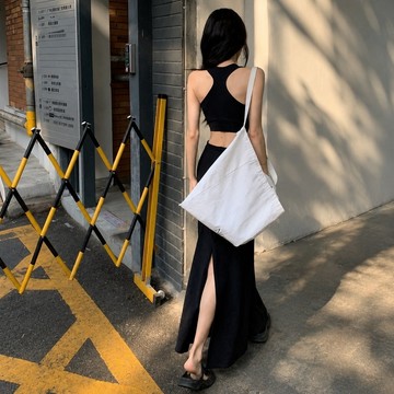 𝖣𝖮𝖭𝖳 𝖲𝖫𝖤𝖤𝖯🧚🏻‍♀️現貨 帶胸墊 高個子加長版🏷歐美大牌腰部鏤空後開衩削肩包臀洋 大裙擺 顯瘦長洋