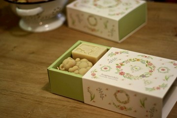 ||製皂工人手工皂禮盒|| 插畫風浪漫禮盒（四入）