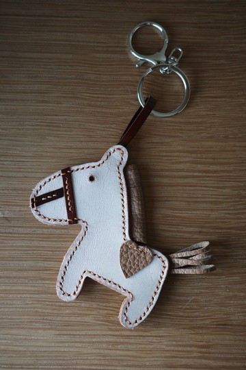 馬上脫單-皮革吊飾