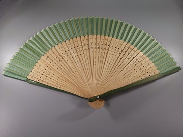 日本 FANCL品牌 飾扇 扇子，木質扇骨配綠邊扇面，小巧好
