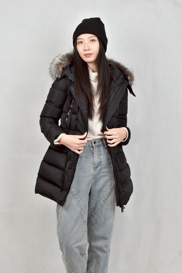 (XS（含）以下) moncler黑色羽絨連帽外套